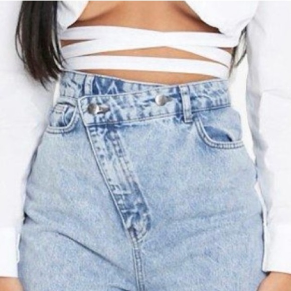 ✨TALL ASYMETRICAL STRAIGHT LEG JEANS✨ - Picture 2 of 7